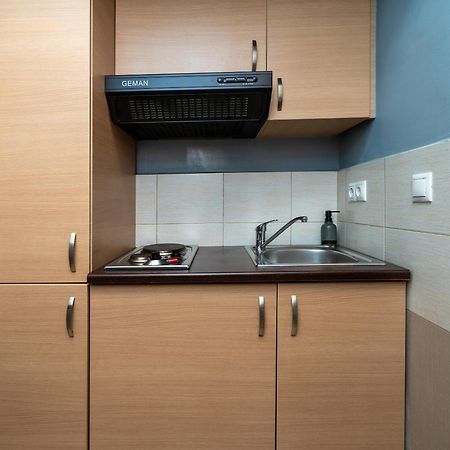 Ideally Located Apartment In Central Athen Eksteriør bilde