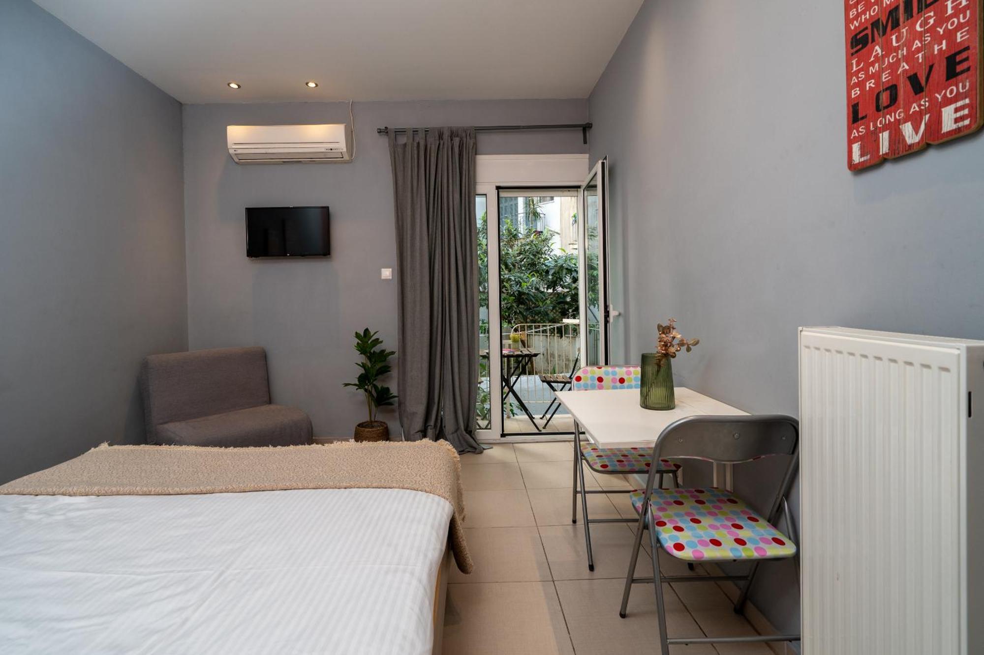 Ideally Located Apartment In Central Athen Eksteriør bilde