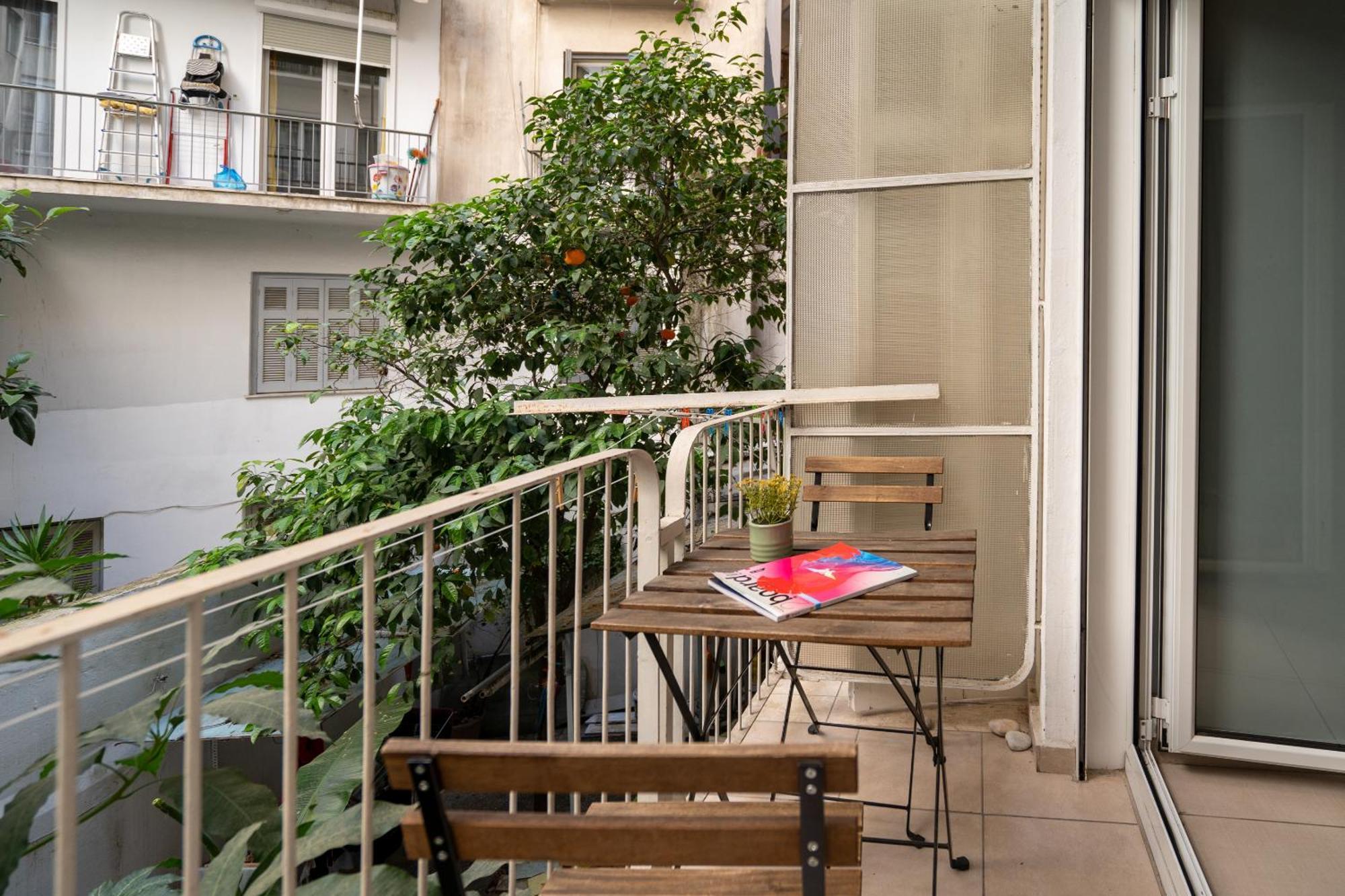 Ideally Located Apartment In Central Athen Eksteriør bilde