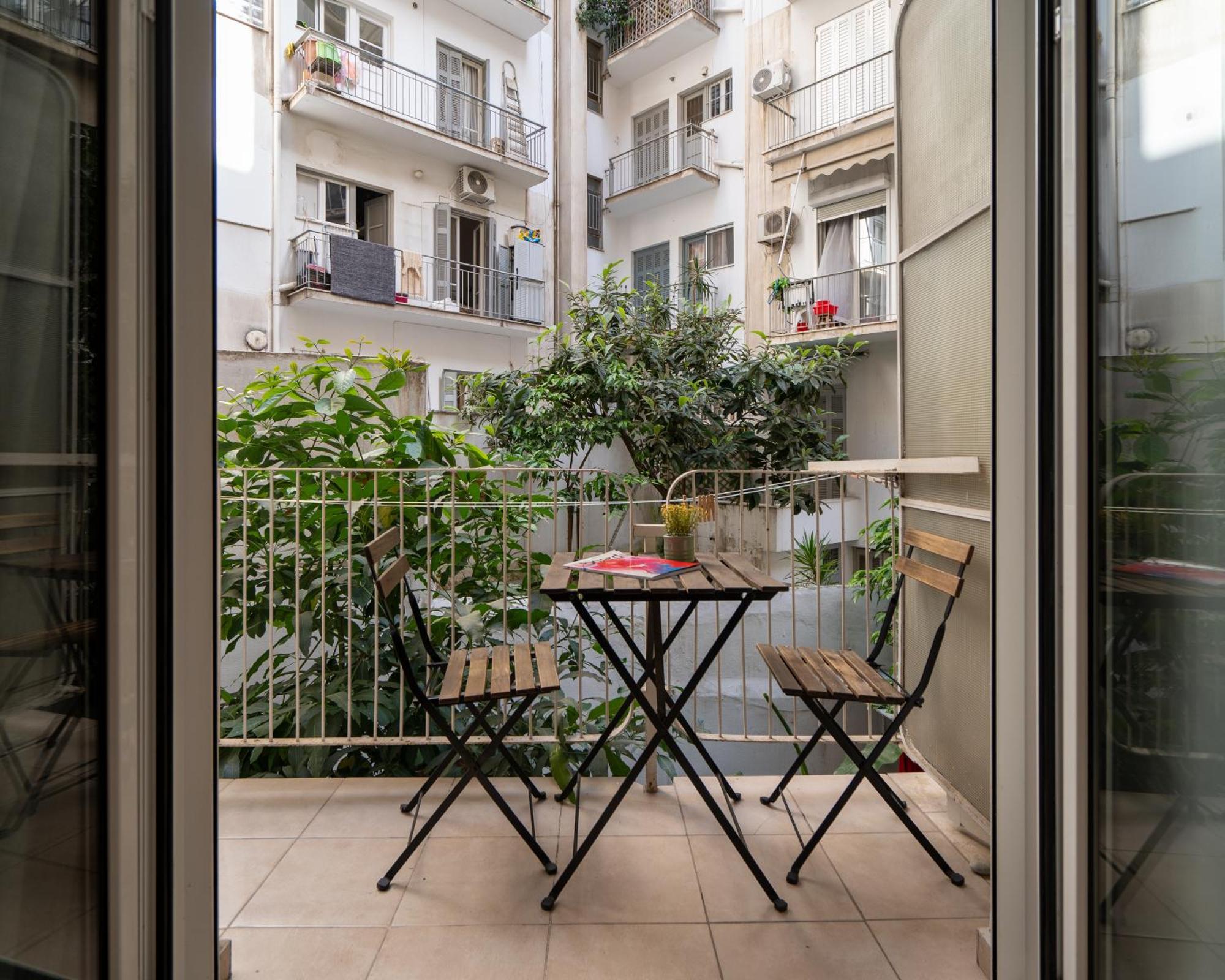 Ideally Located Apartment In Central Athen Eksteriør bilde